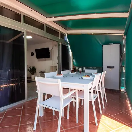 Cosy 1bd Near Playa De Americas, 208 Apartmán