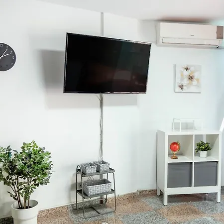 Cosy 1bd Near Playa De Americas, 208 아파트 플라야데라스아메리카스