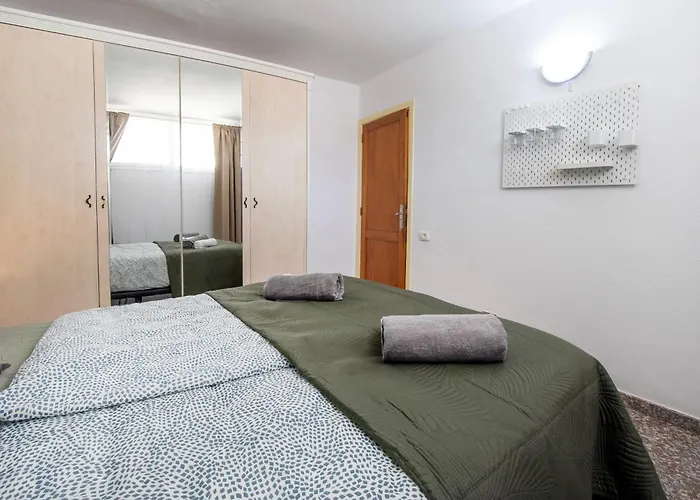 Cosy 1bd Near Playa De Americas, 208 *